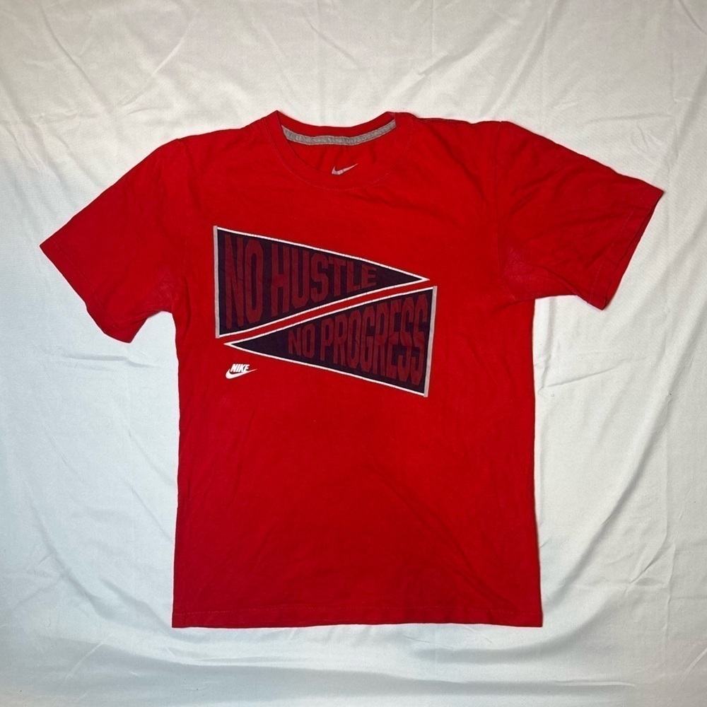 The Nike Tee Men’s Red Nike Graphic Logo T-Shirt Short Sleeve Size Small